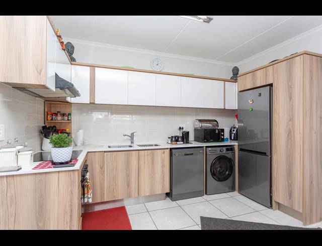 1 BEDROOM APARTMENT FOR SALE IN RICHWOOD